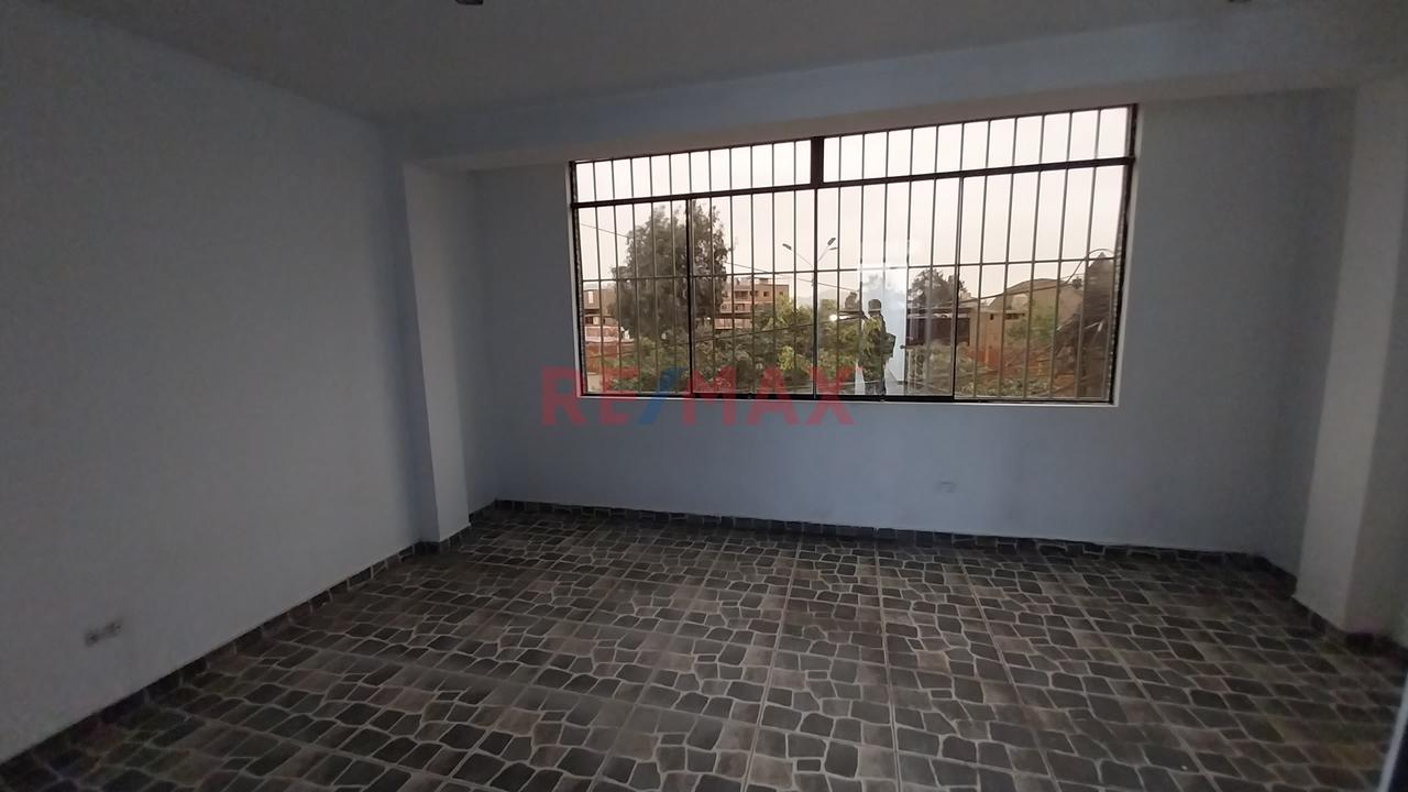 Casa De 3 Pisos Frente A Parque | Vivienda Y Negocio En Una Sola Propiedad – Carabayllo — foto 13