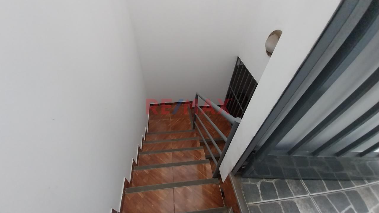 Casa De 3 Pisos Frente A Parque | Vivienda Y Negocio En Una Sola Propiedad – Carabayllo — foto 10