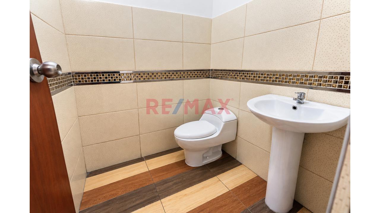 Alquiler De Local Comercial En La Misma Av Bertelo - 8