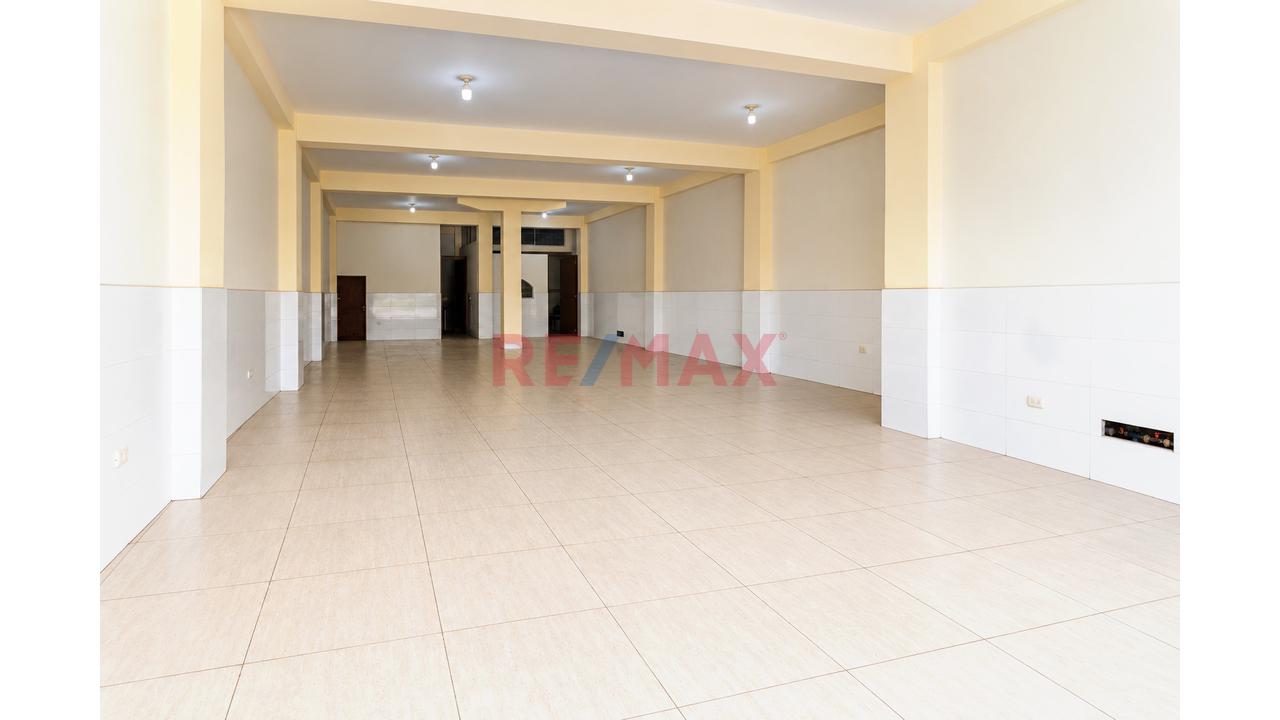 Alquiler De Local Comercial En La Misma Av Bertelo - 3