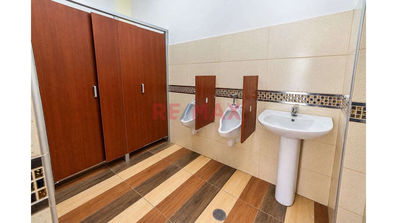 Alquiler De Local Comercial En La Misma Av Bertelo - 7