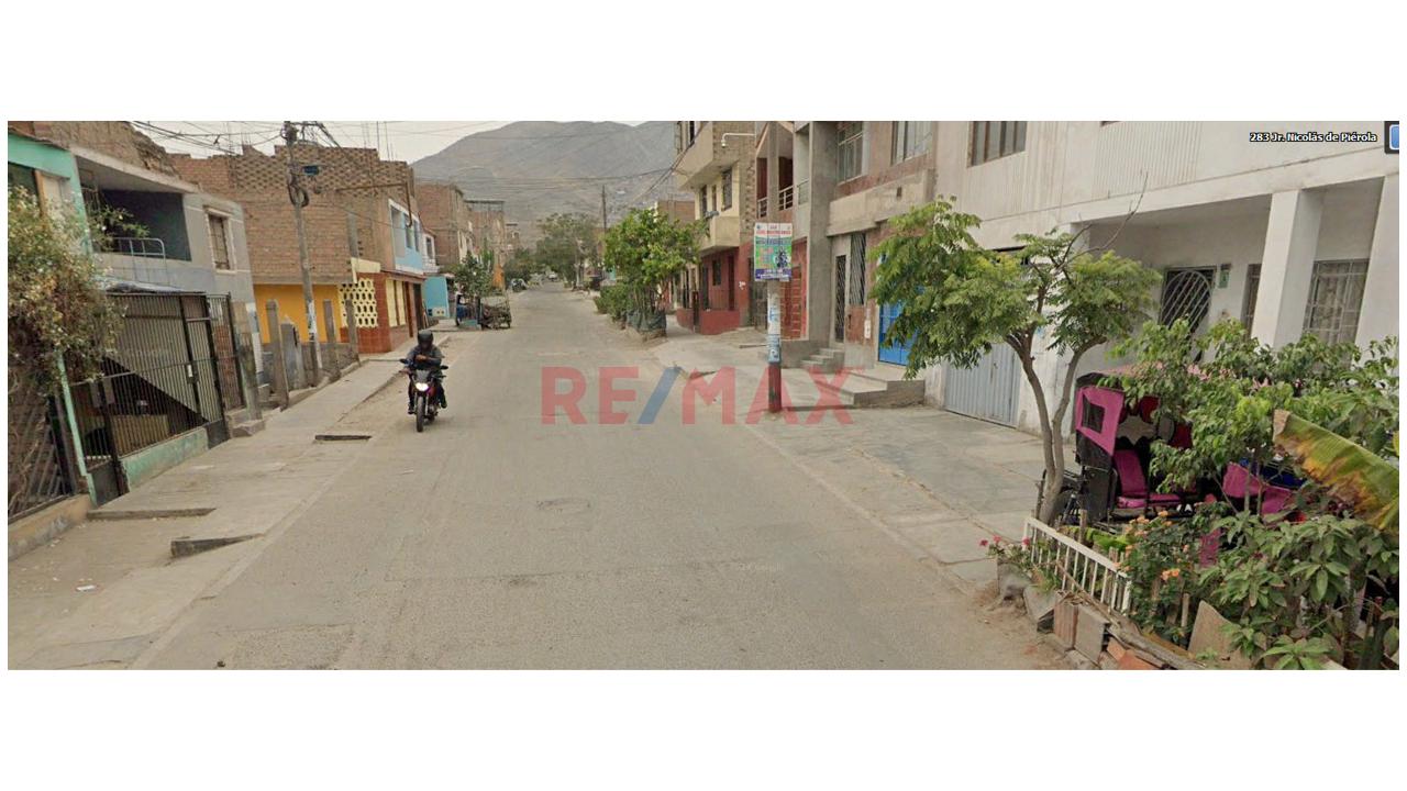 ¡Oportunidad En Comas! Casa A Precio De Terreno De 238M² En Esquina/Doble Frente - Ideal Vivienda Negocio En Comas. S/. 403,560.00 – Usd 118,000.00 — foto 11