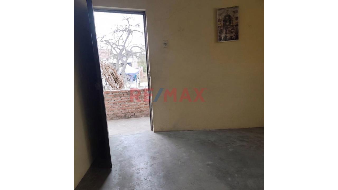 ¡Oportunidad En Comas! Casa A Precio De Terreno De 238M² En Esquina/Doble Frente - Ideal Vivienda Negocio En Comas. S/. 403,560.00 – Usd 118,000.00 — foto 7