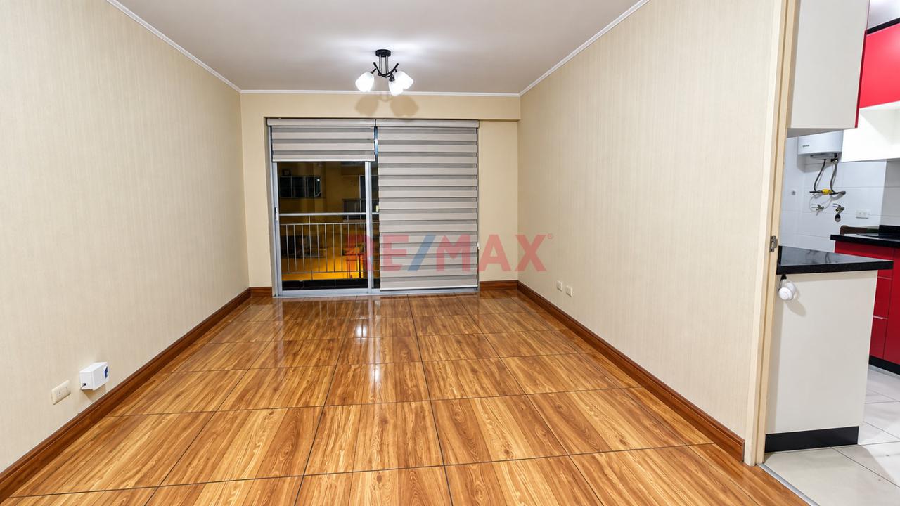 ¡Tu Próximo Hogar Te Espera En Chorrillos! Vive Con Comodidad, Tranquilidad Y Vista Al Jardín — foto 2