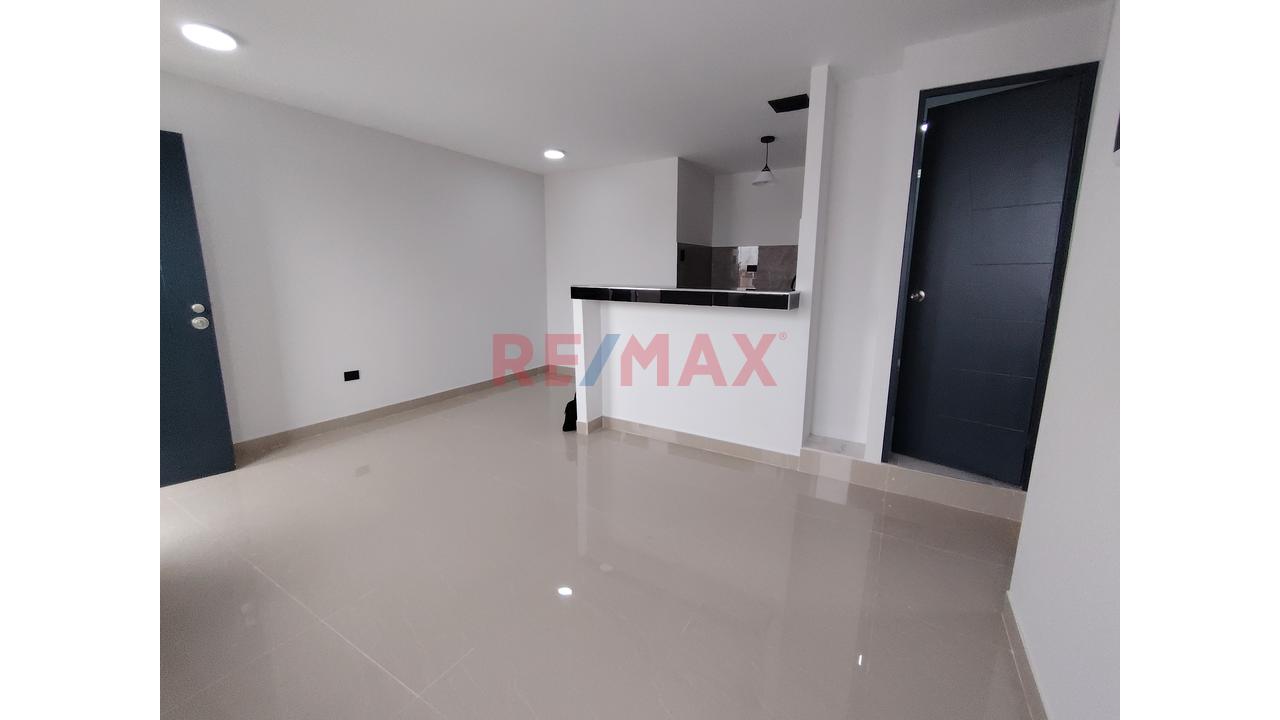 Alquilo Lindo Departamento En Urb Los Jazmines — foto 6