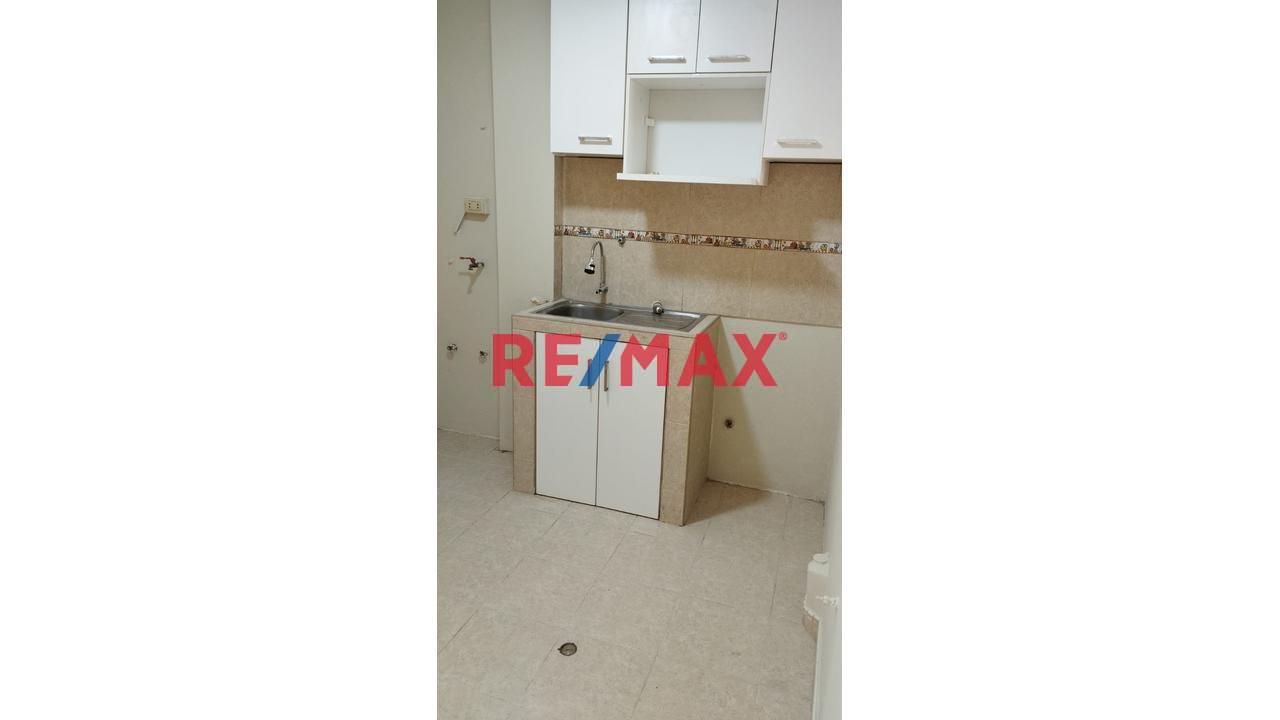Alquilo Amplio Departamento 97 M2 En La Mejor Zona De Surco - — foto 4