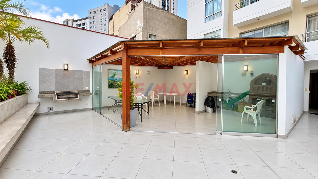 Departamento En Alquiler En Surquillo, 2 Habitaciones, 2 Baños Completos Más Baño De Servicio Y 82 M² Totales — foto 13