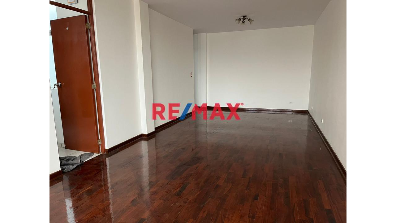 Exclusivo Departamento En Los Olivos Izaguirre En 4To Piso — foto 1