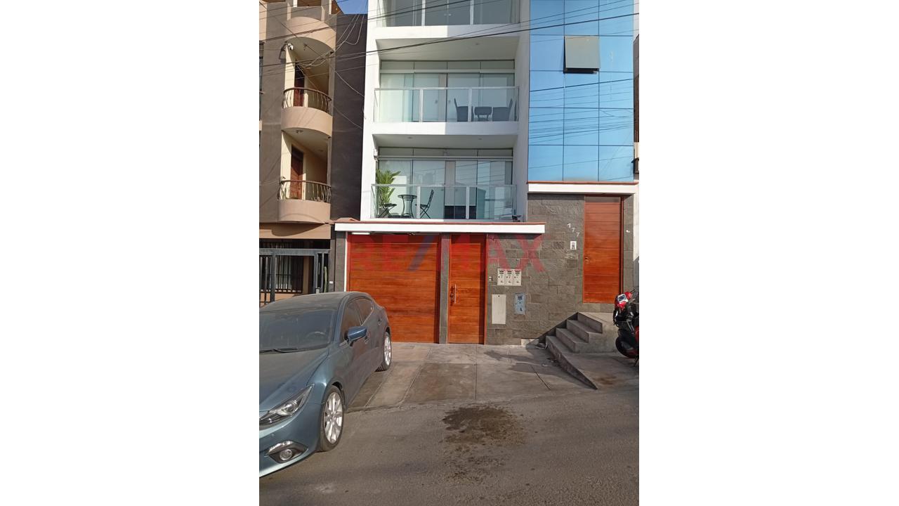 ¡Espectacular Departamento Con Sótano Y Piscina En Exclusiva Zona De Las Colinas De La Molina! 🌟 — foto 3