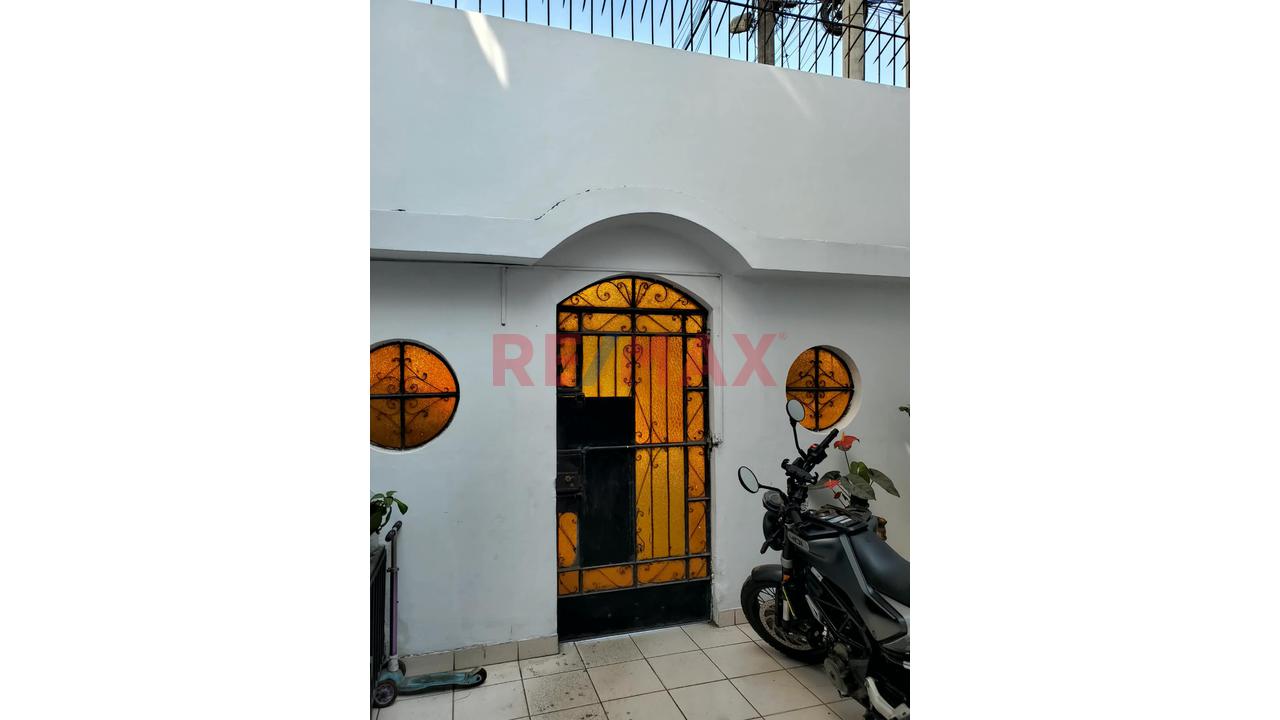 ¡Casa De 3 Pisos En Venta – Urb. Vipol! - 2