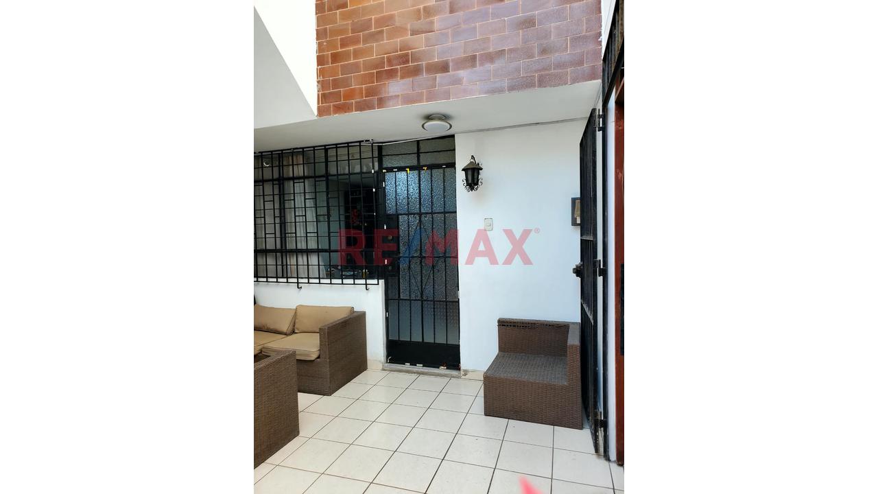 ¡Casa De 3 Pisos En Venta – Urb. Vipol! - 3