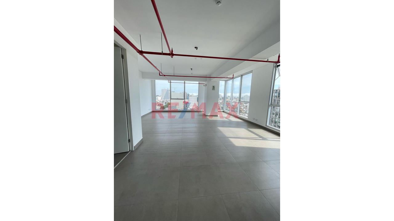 Oportunidad Única! Oficina En Venta En El Corazón De Lince - 3