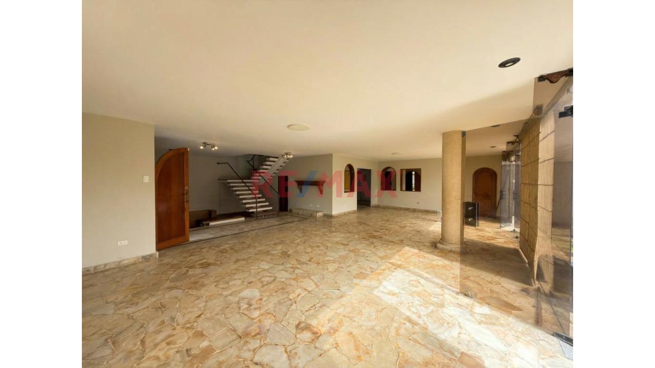 Casa/ Oficina - En Venta Alt. Cuadra 28. Av. Benavides! — foto 2