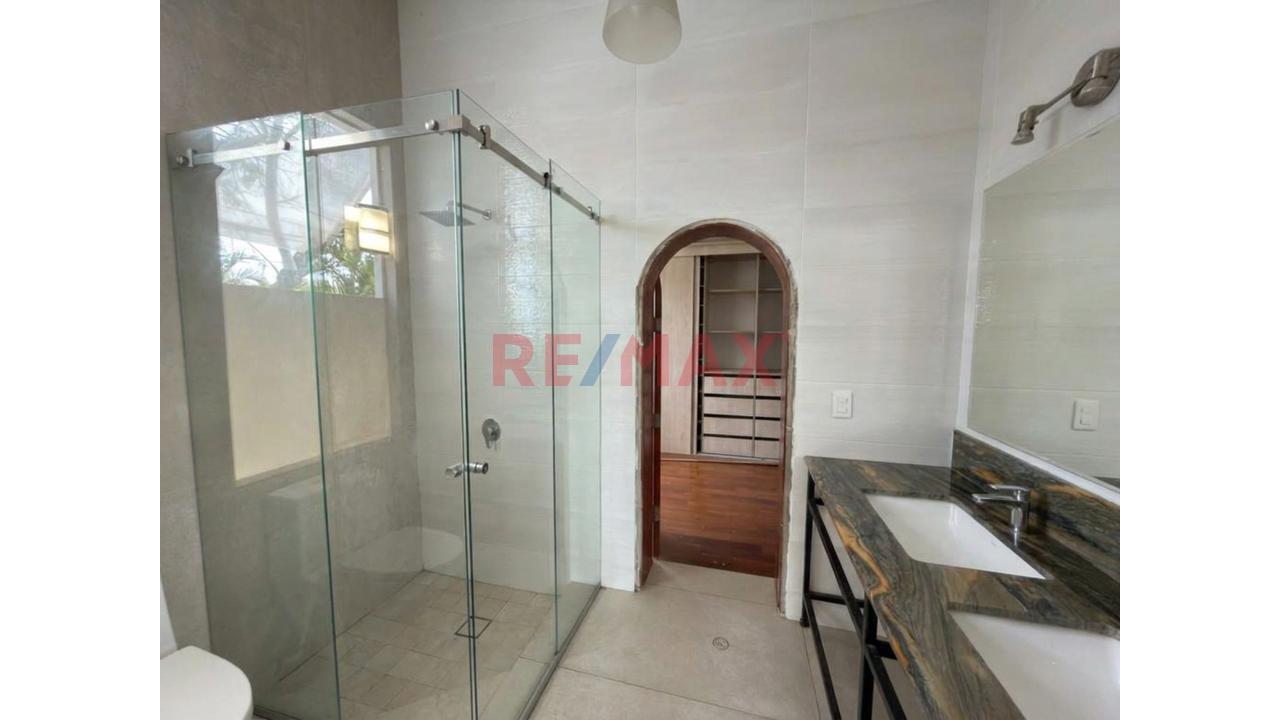 Casa/ Oficina - En Venta Alt. Cuadra 28. Av. Benavides! — foto 6