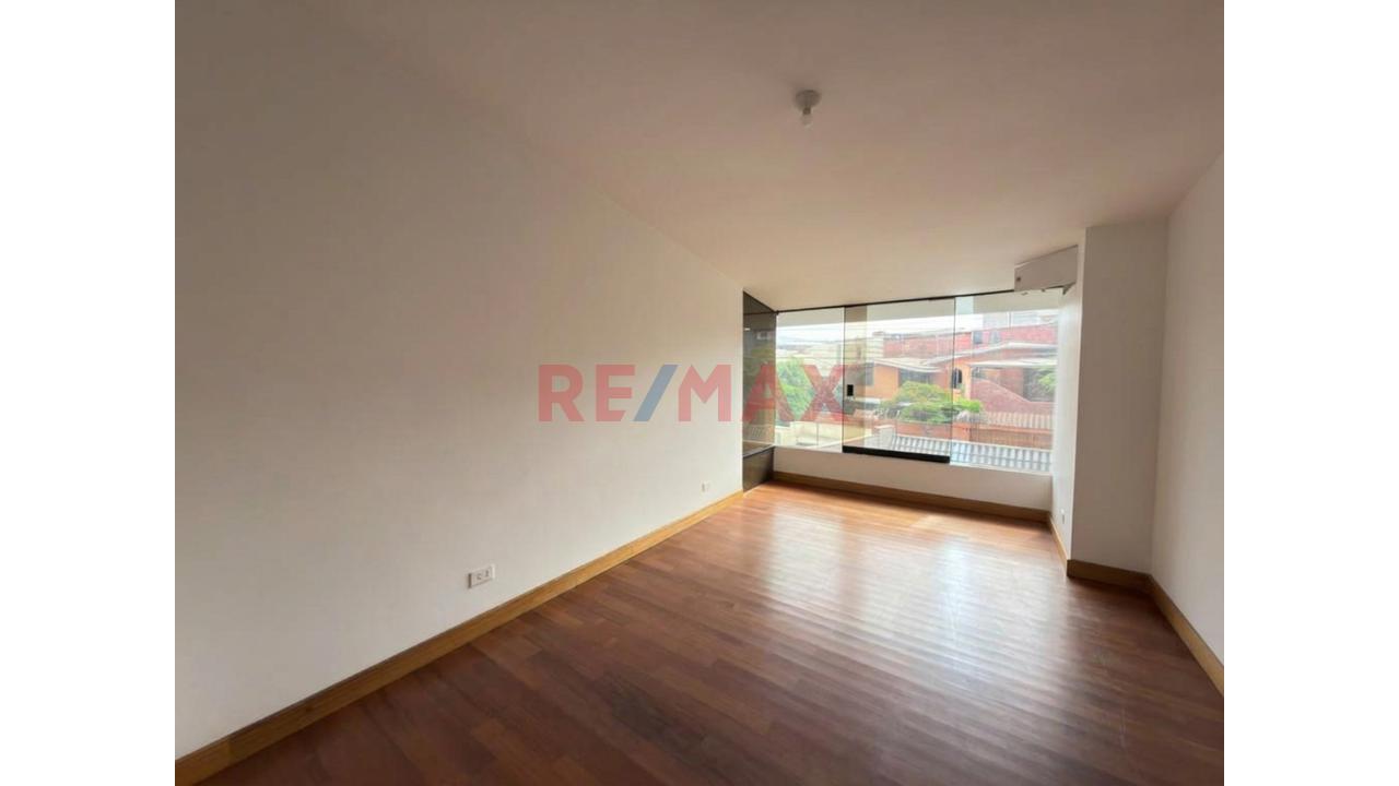 Casa/ Oficina - En Venta Alt. Cuadra 28. Av. Benavides! — foto 10