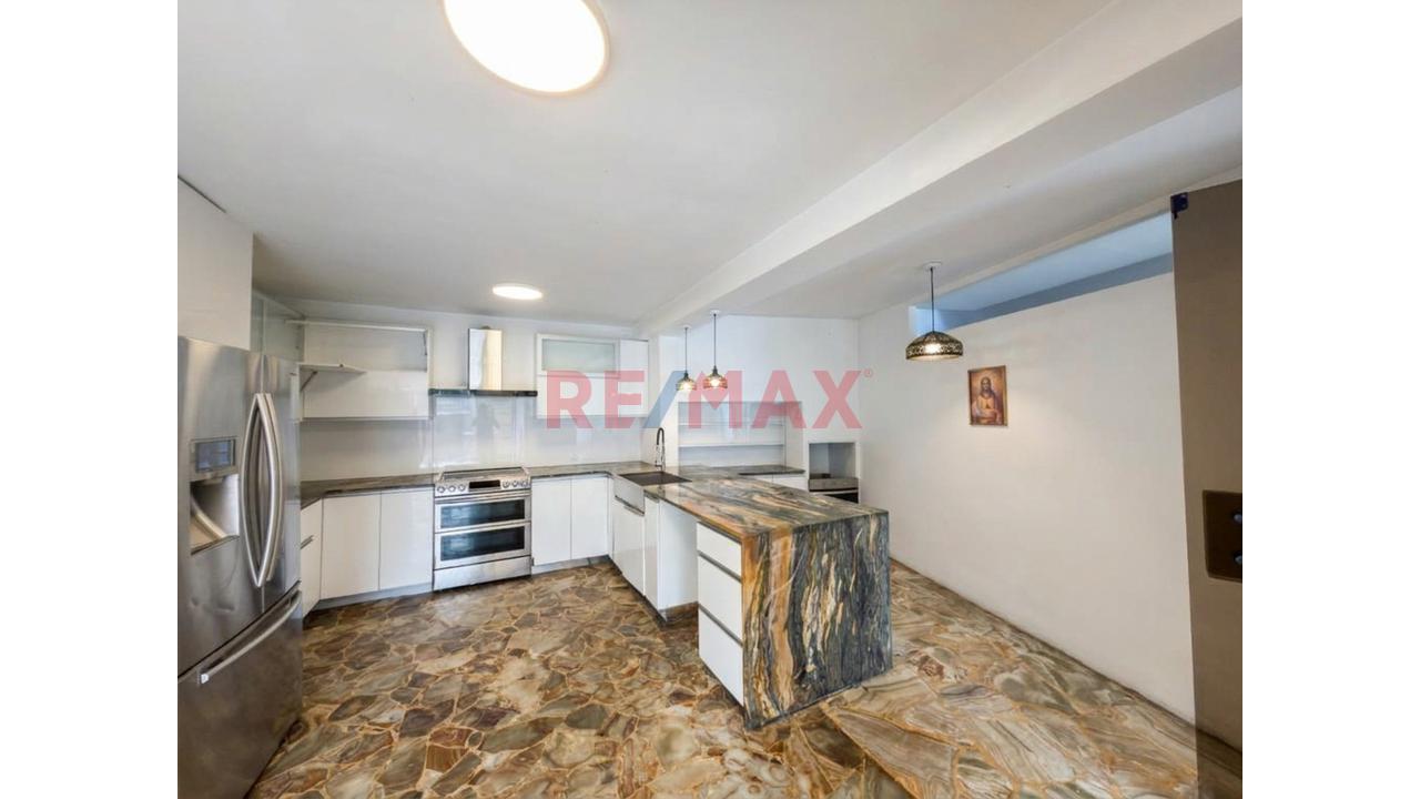 Casa/ Oficina - En Venta Alt. Cuadra 28. Av. Benavides! — foto 4