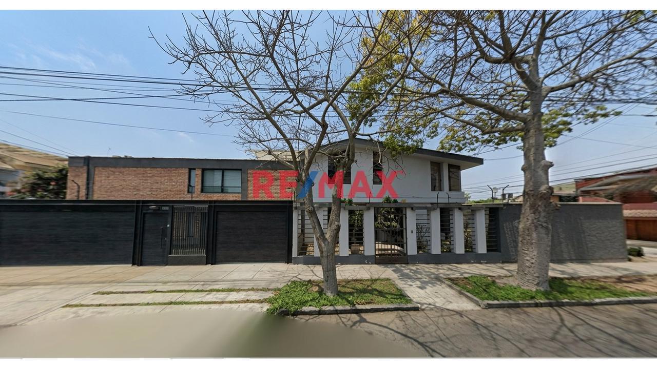 Casa/ Oficina - En Venta Alt. Cuadra 28. Av. Benavides! — foto 1