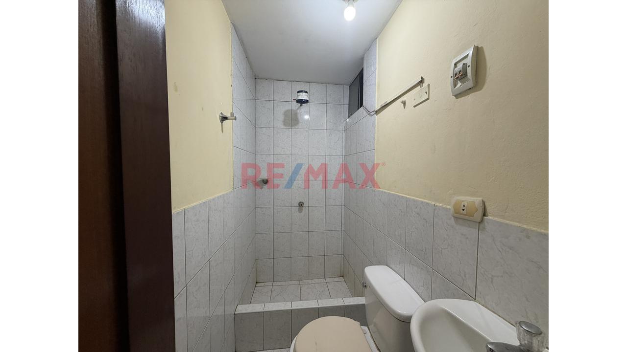 Venta De Departamento 3Er Piso Con Azotea En Las Casuarinas - Trujillo — foto 7