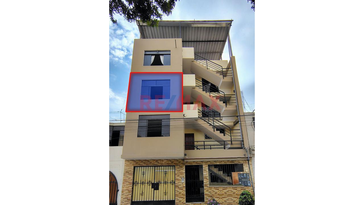 Venta De Departamento 3Er Piso Con Azotea En Las Casuarinas - Trujillo — foto 9