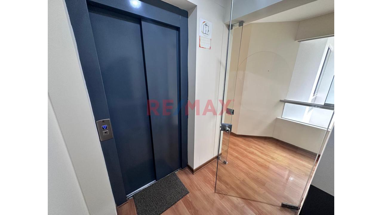 🏙️✨ ¡Vendo Exclusivo Departamento En Miraflores – Av. República De Panamá! 🏡 — foto 3