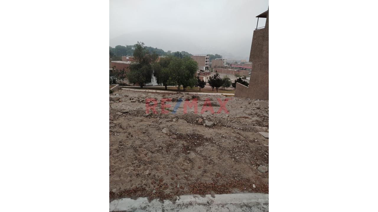 ¡Super Oportunidad! Terreno De 192 M2 En Urbanizacion Golf De Huampani - El Mejor Clima De Todo Lima - 2
