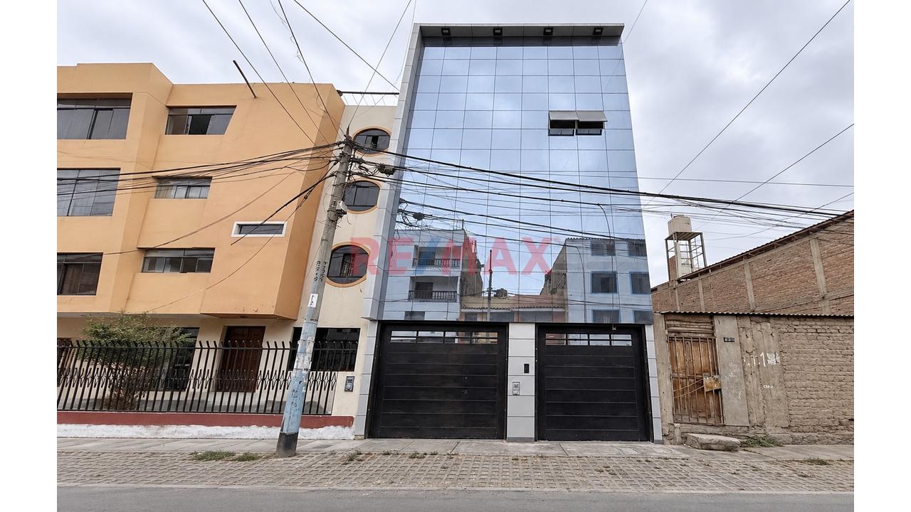 Edificio De 5 Pisos En Venta En Urb Santo Dominguito - 1