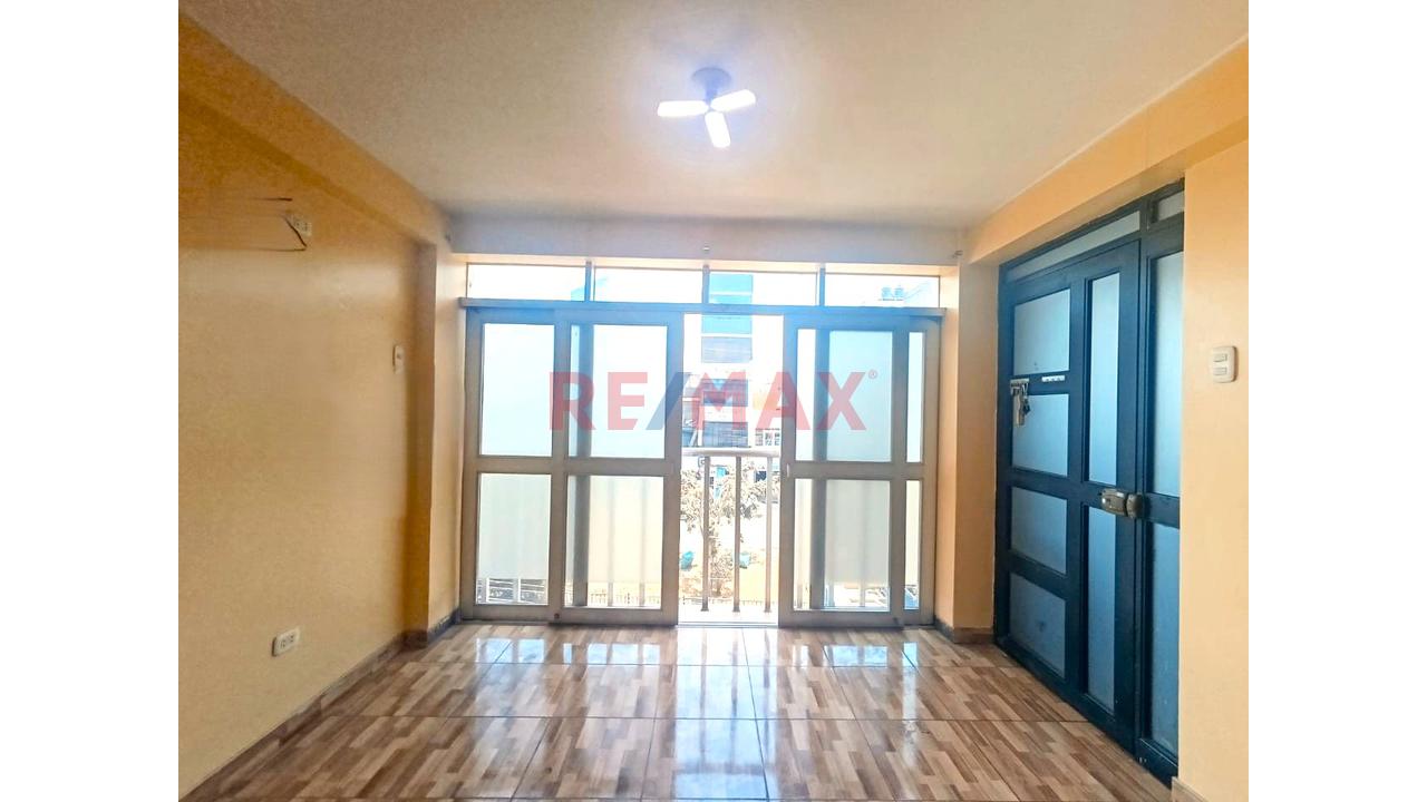 🏡 ¡Vive Con Comodidad En Un Departamento Amplio, Iluminado Y Con Excelente Ubicación En Ate! — foto 15