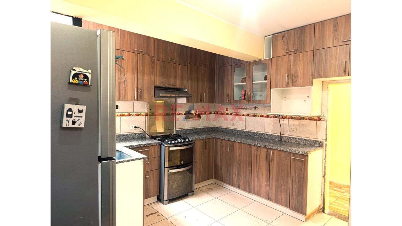 🏡 ¡Vive Con Comodidad En Un Departamento Amplio, Iluminado Y Con Excelente Ubicación En Ate! — foto 2