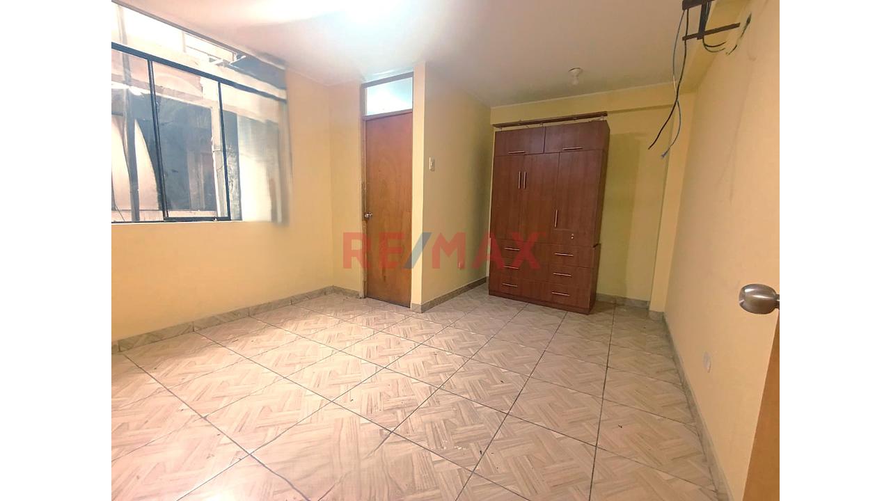 ✨ 🏠 ¡Vive Con Comodidad En Un Departamento Amplio, Iluminado Y Con Excelente Ubicación En Ate! 🌿💛 — foto 9