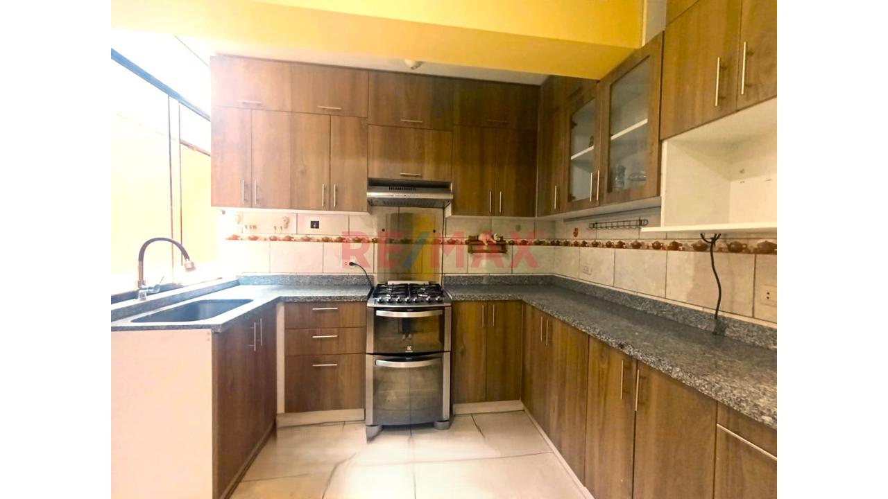 ✨ 🏠 ¡Vive Con Comodidad En Un Departamento Amplio, Iluminado Y Con Excelente Ubicación En Ate! 🌿💛 - 1