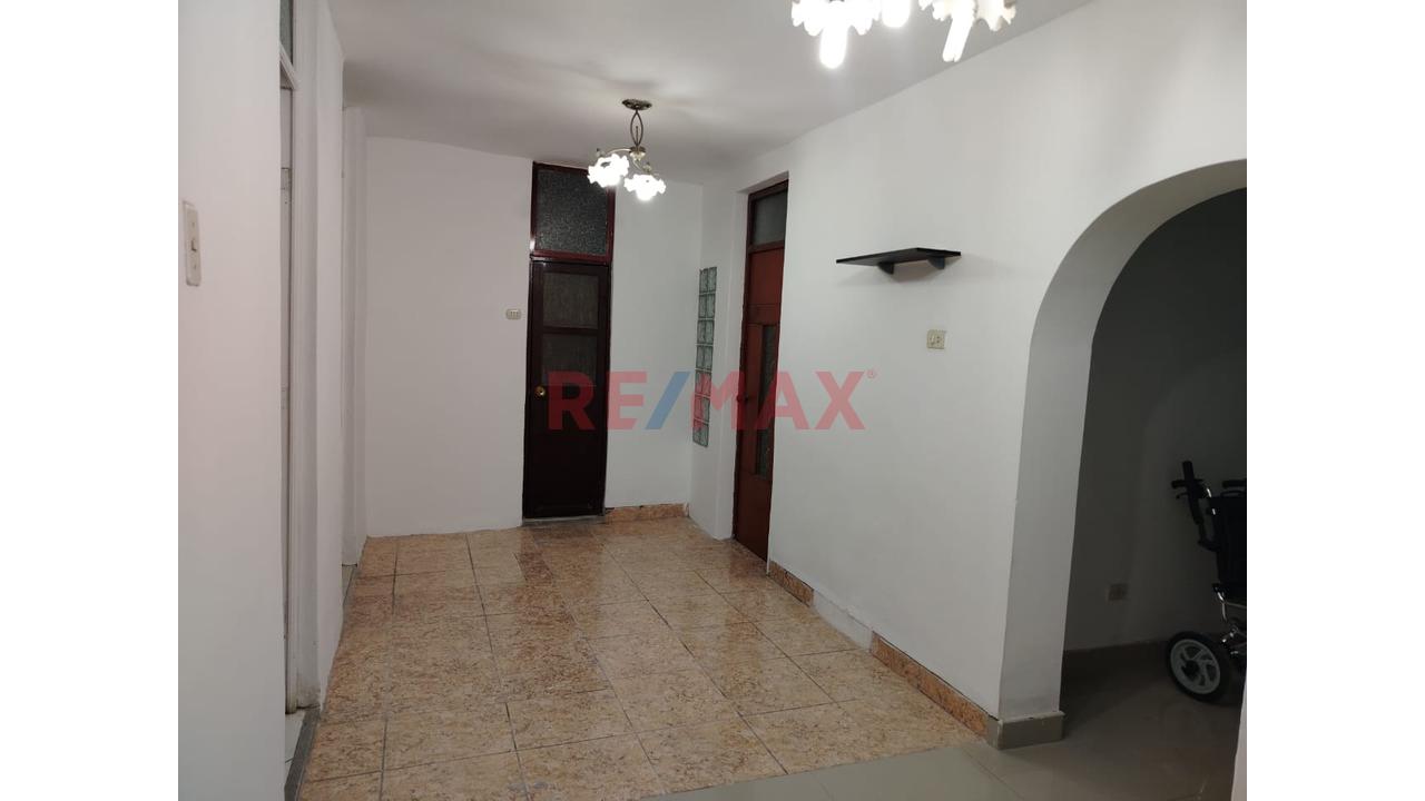 Casa Y Local Comercial En Venta Lambayeque - 9