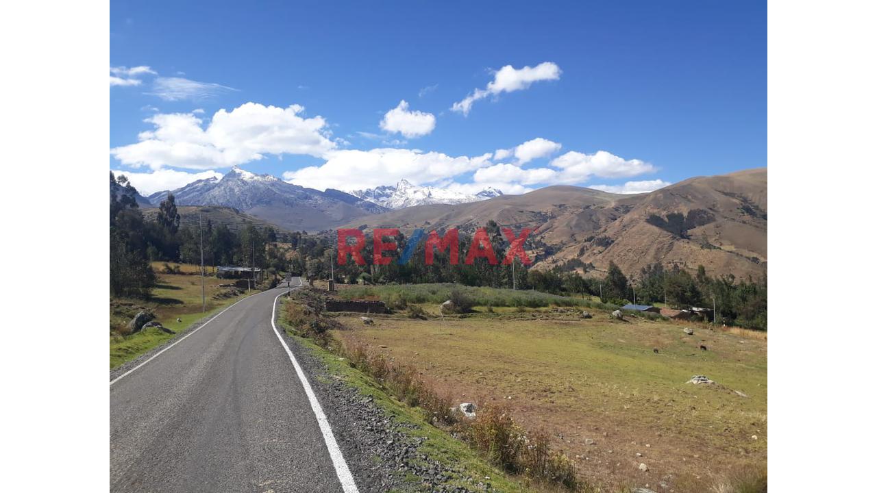 Se Vende Terreno Urbano En Shinua Cancha, Distrito De Independencia, Provincia De Huaraz, Dpto. Anchas A 15 Minutos De La Plaza De Armas De Huaraz. — foto 2