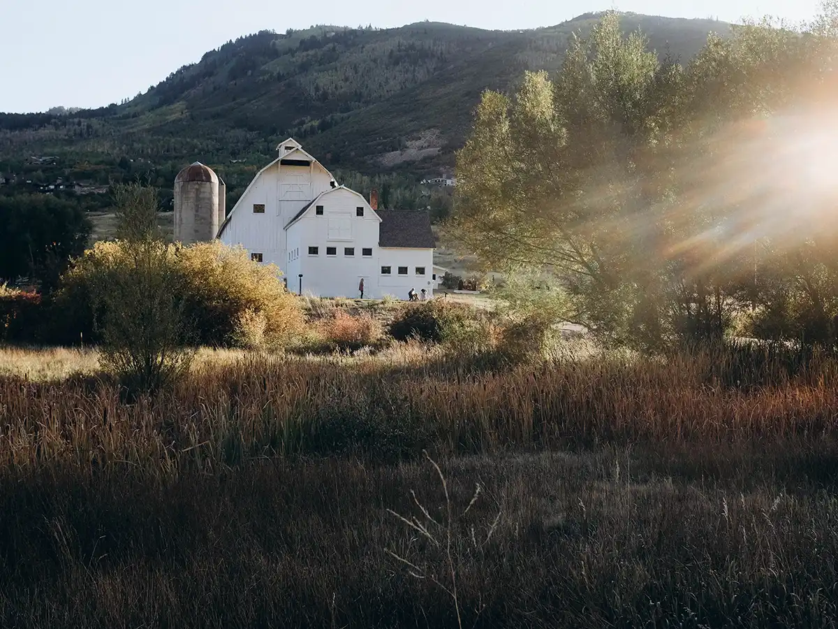 Image of the famous white barn in Park City, Utah