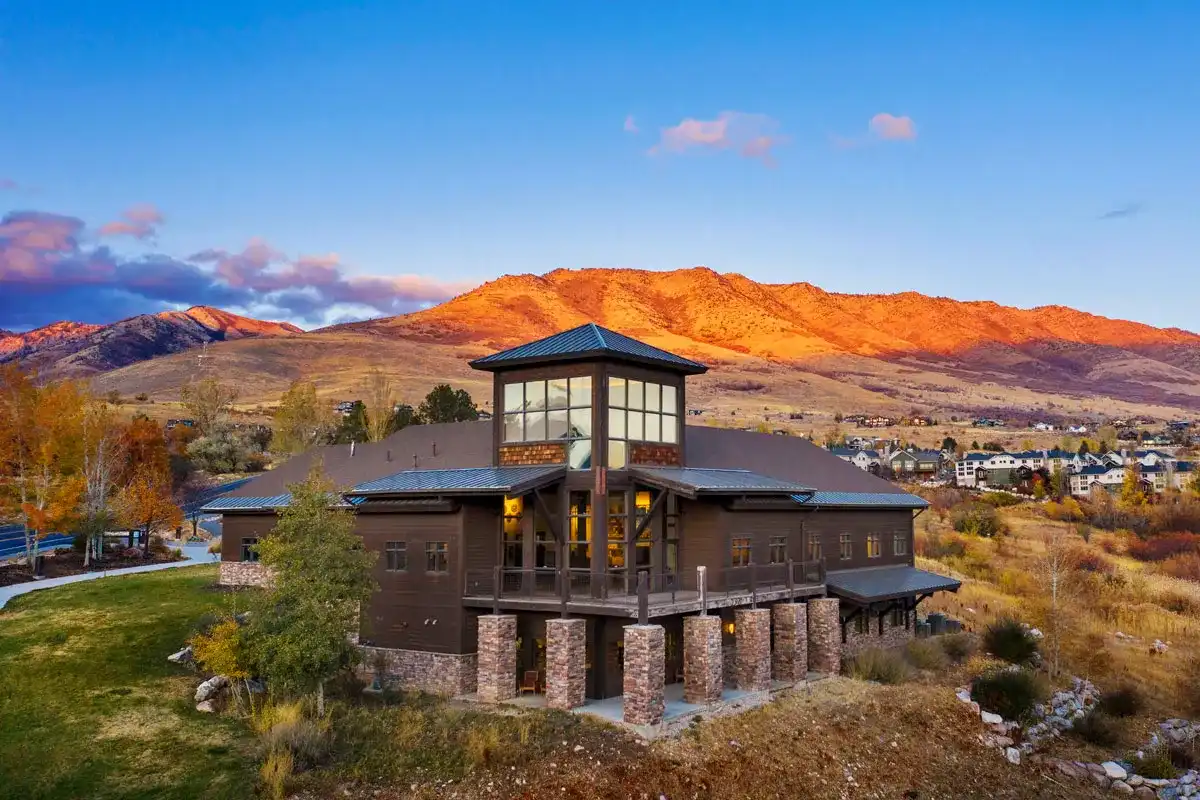 Mountain Luxury Lodge