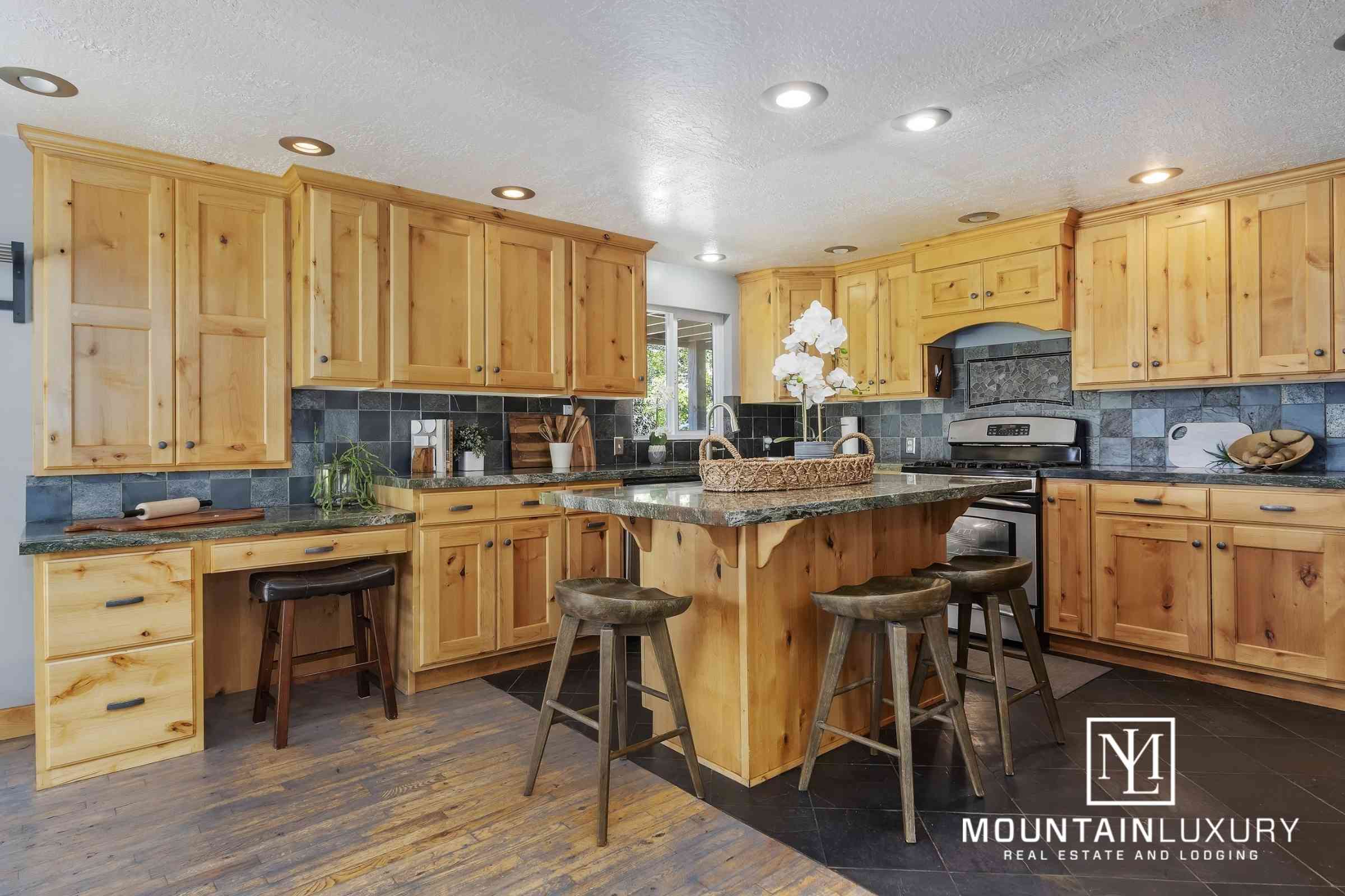 3694 E Nordic Valley Way, Eden photo of kitchen area