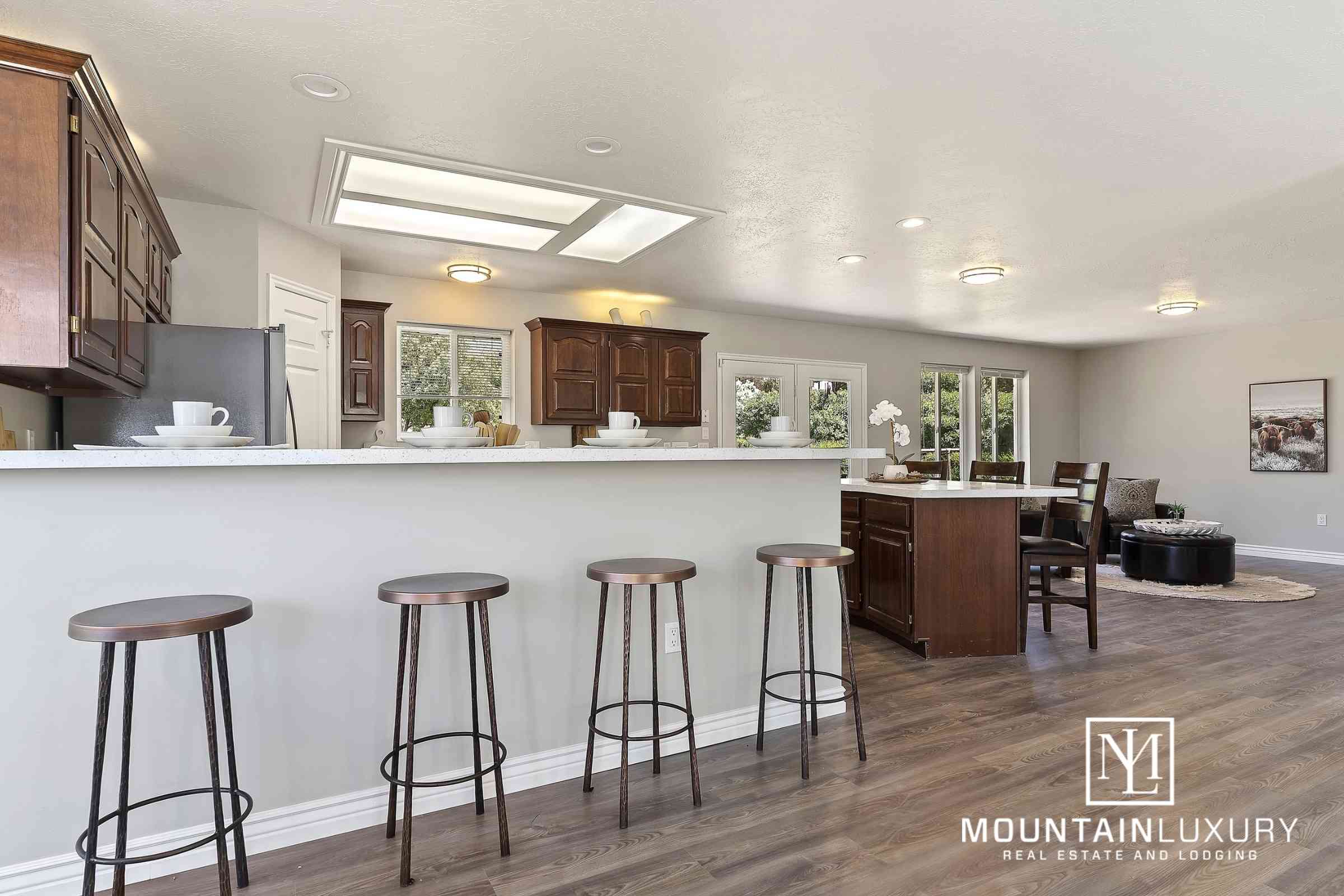 494 W 3950 N Pleasant View kitchen area photo