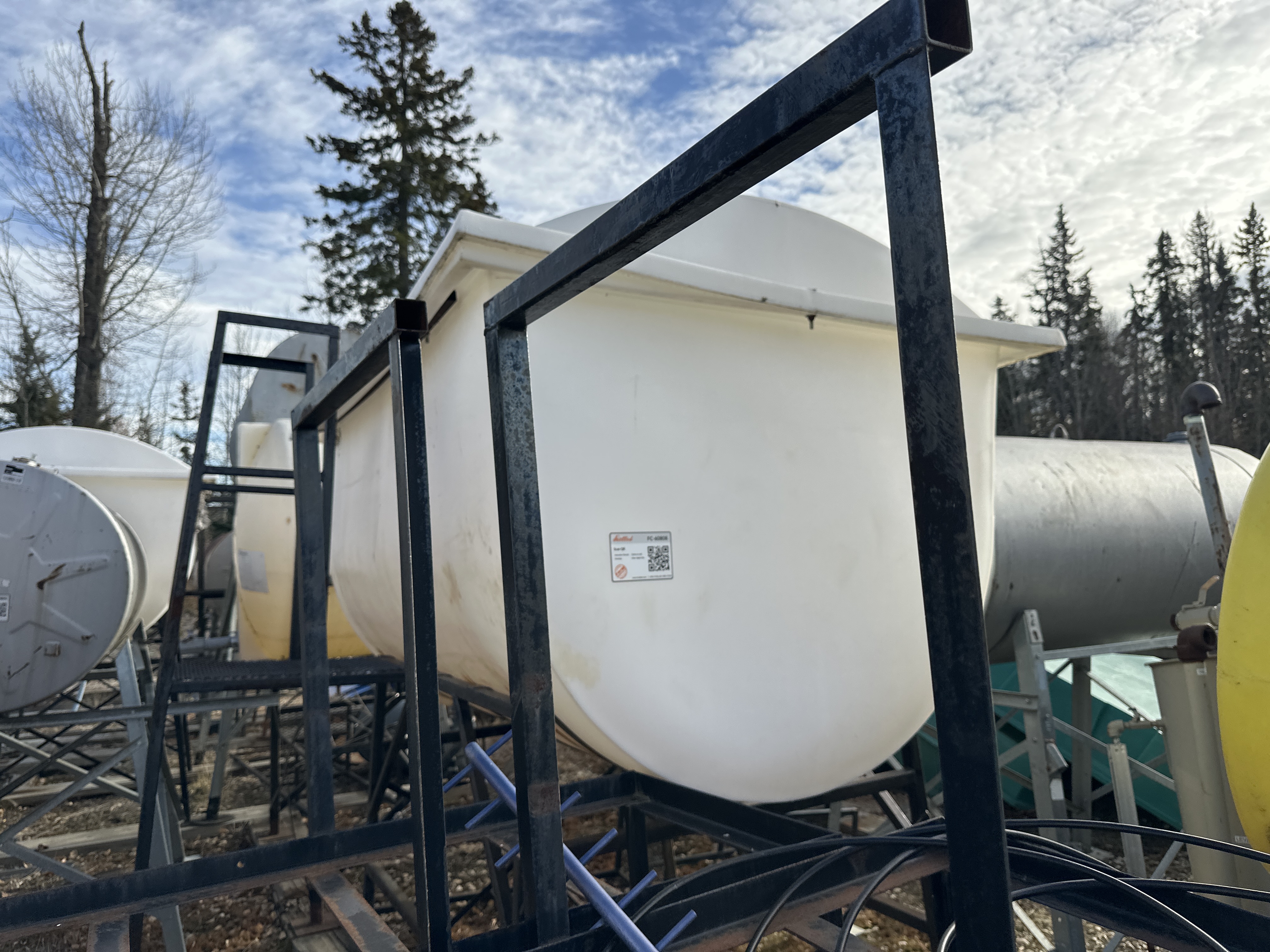Fuelled | Tank - Plastic Storage Tank w/ Stand