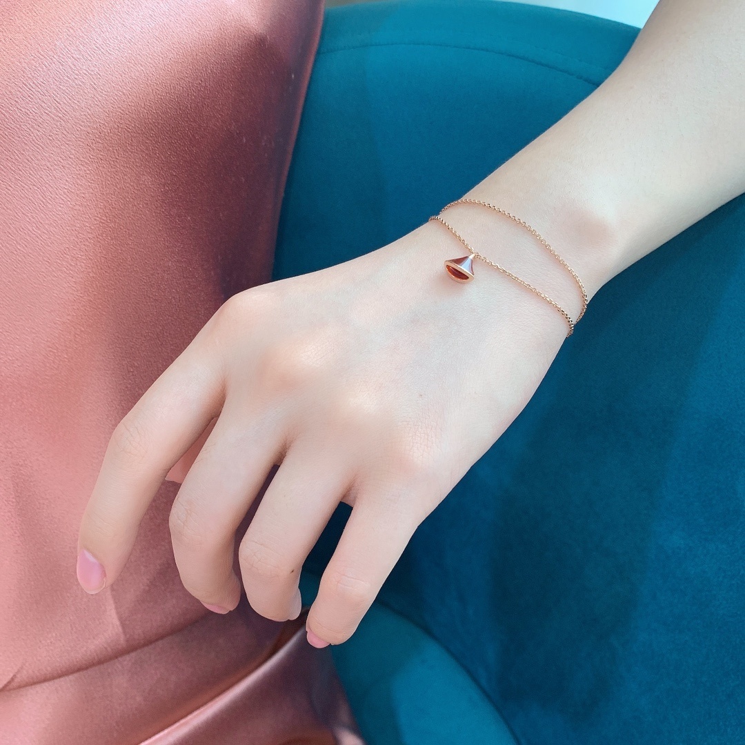 delicate Bulgari Rose Gold Carnelian Bracelet – Bulgari Rose Gold