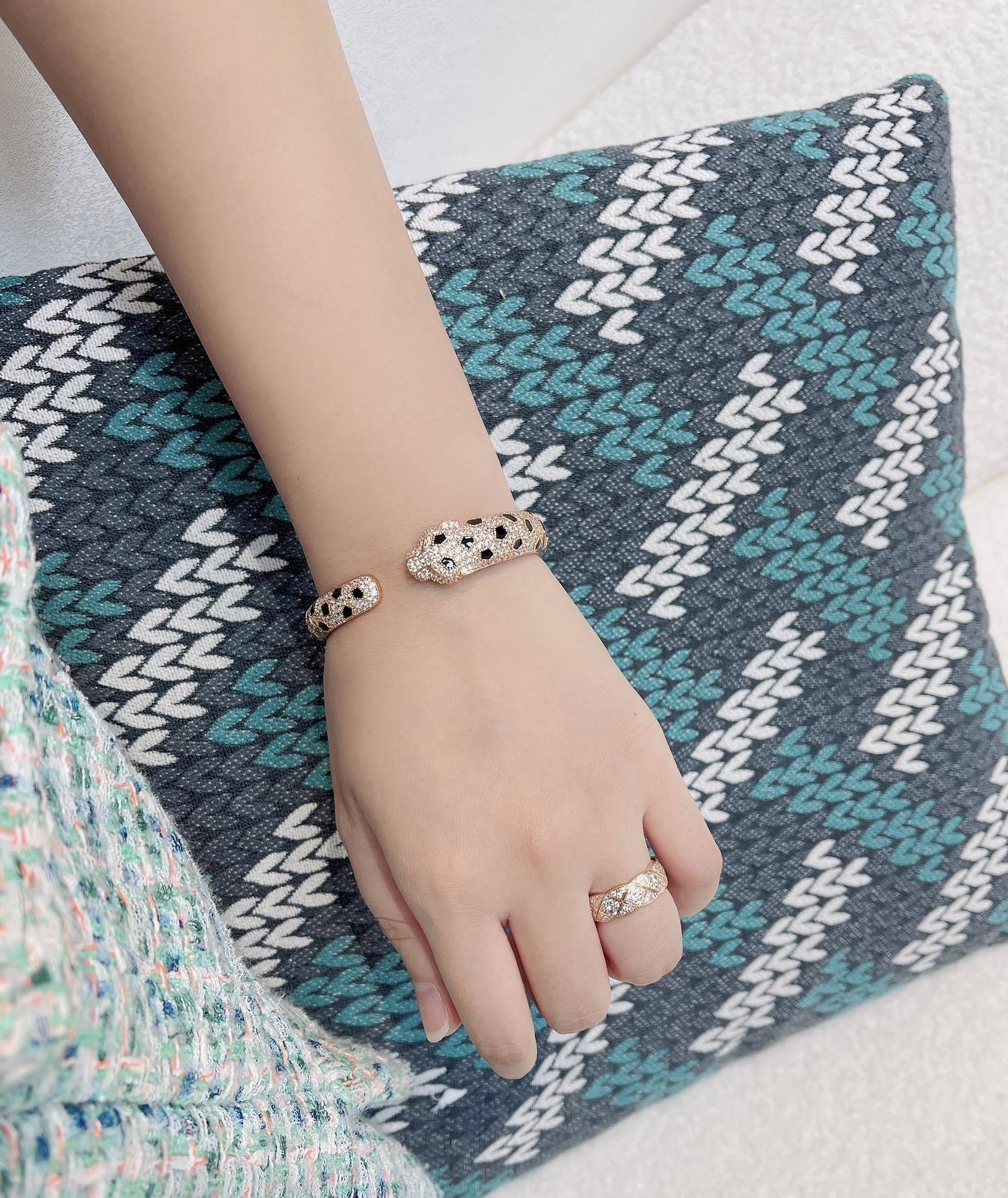 Cartier Panthère Onyx Gold Bracelet – Cartier Panthère Gold Black Onyx