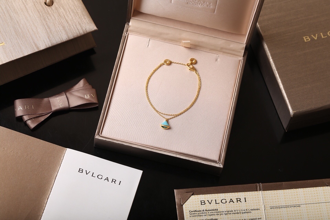 Bvlgari Divas’ Dream Bracelet – Premium Gold & Turquoise