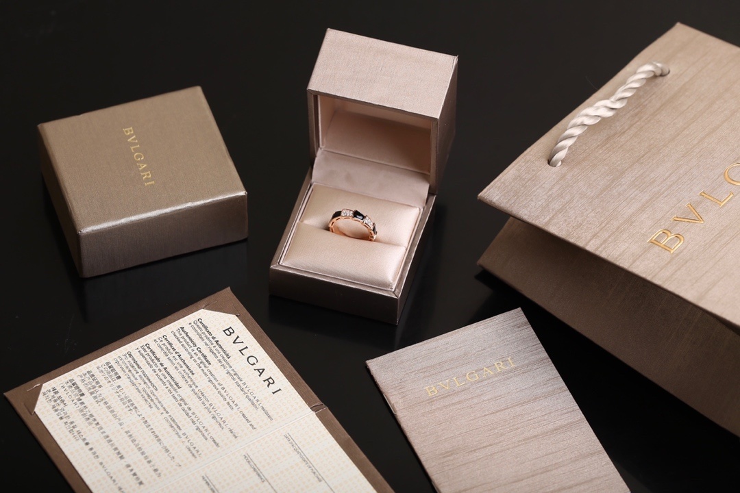black BVLGARI Rose Gold Onyx Ring – BVLGARI Rose Gold Black Onyx