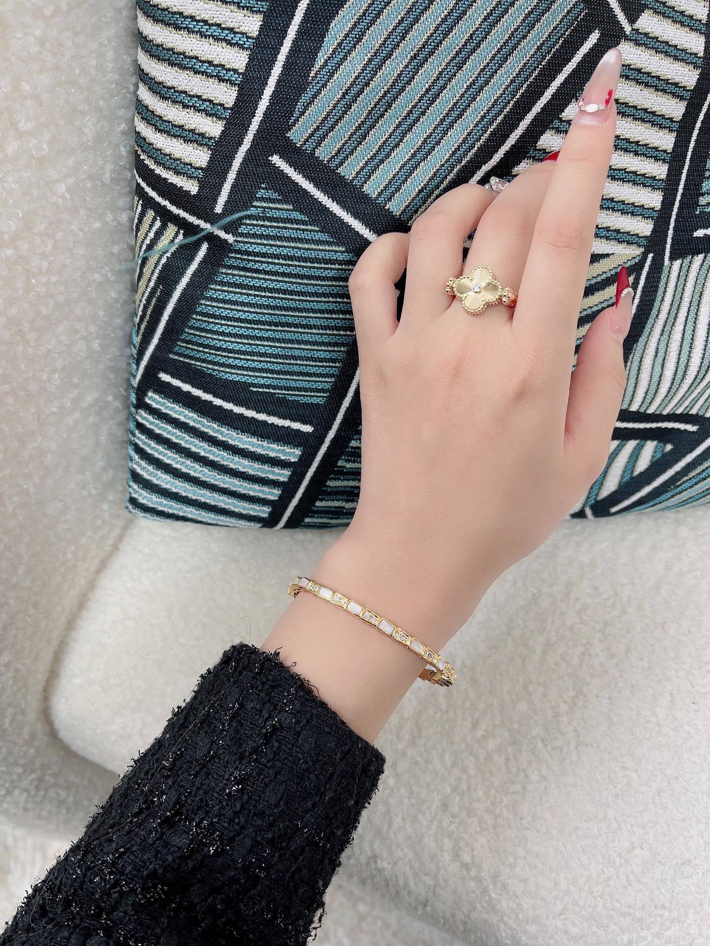 Bulgari Gold White Ceramic B.zero1 – Bulgari Gold & White Ceramic