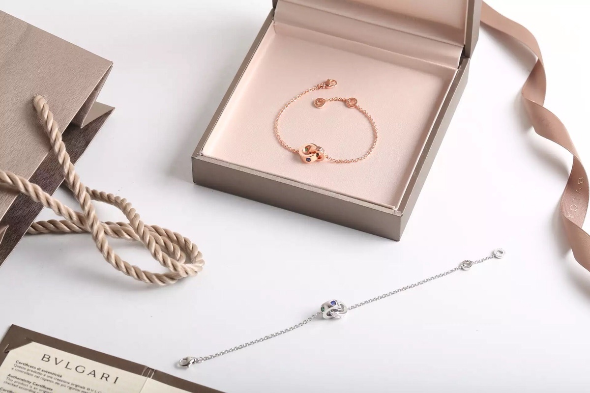 Luxury Circle Charm Bracelet – Premium Quality