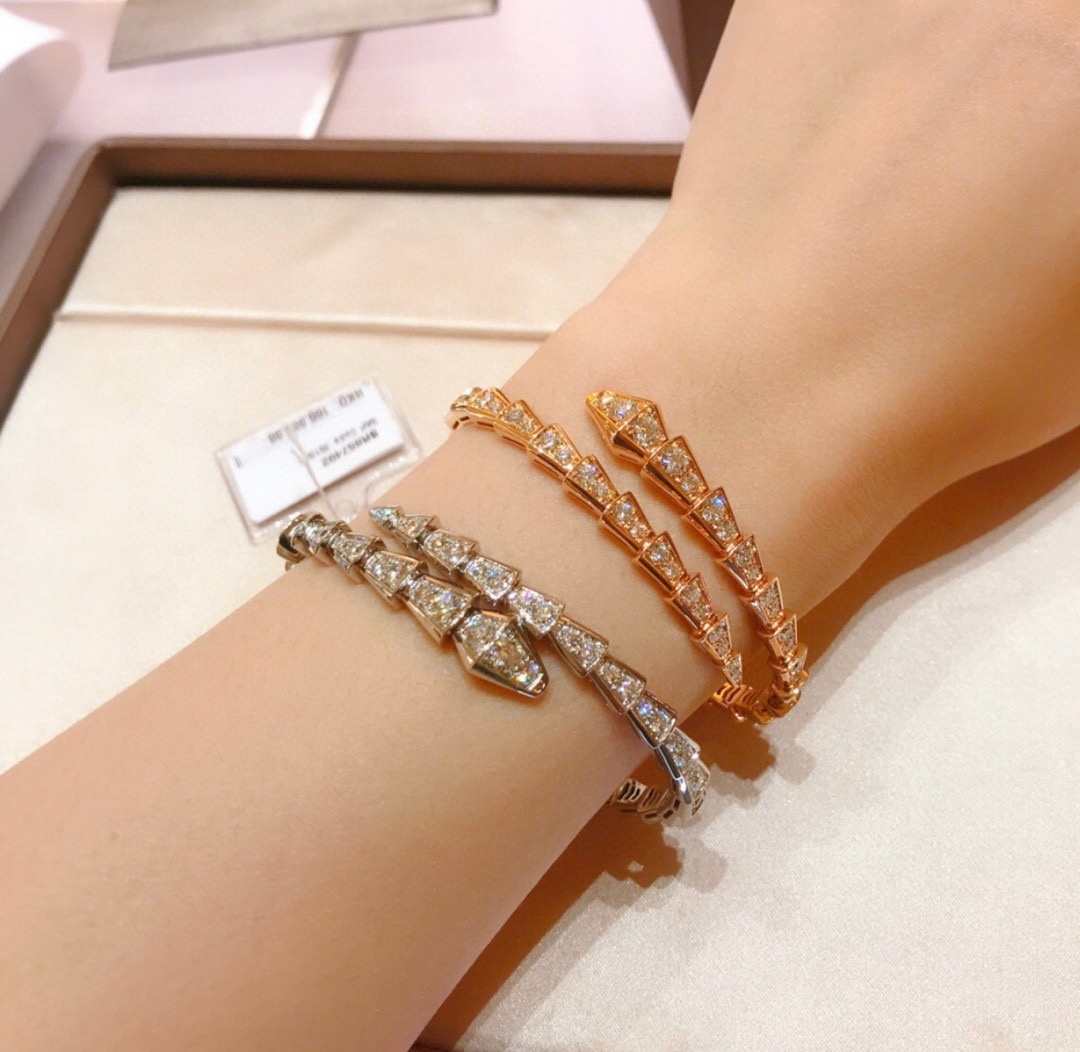 Serpentine Diamond Bangle – Premium Quality