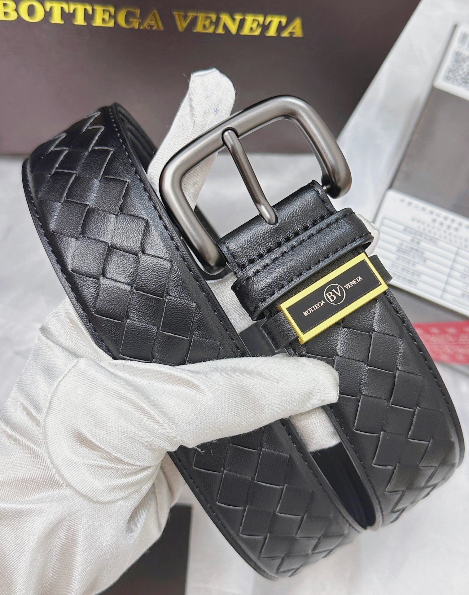 Bottega Veneta Premium Leather Woven Belt - Timeless Elegance