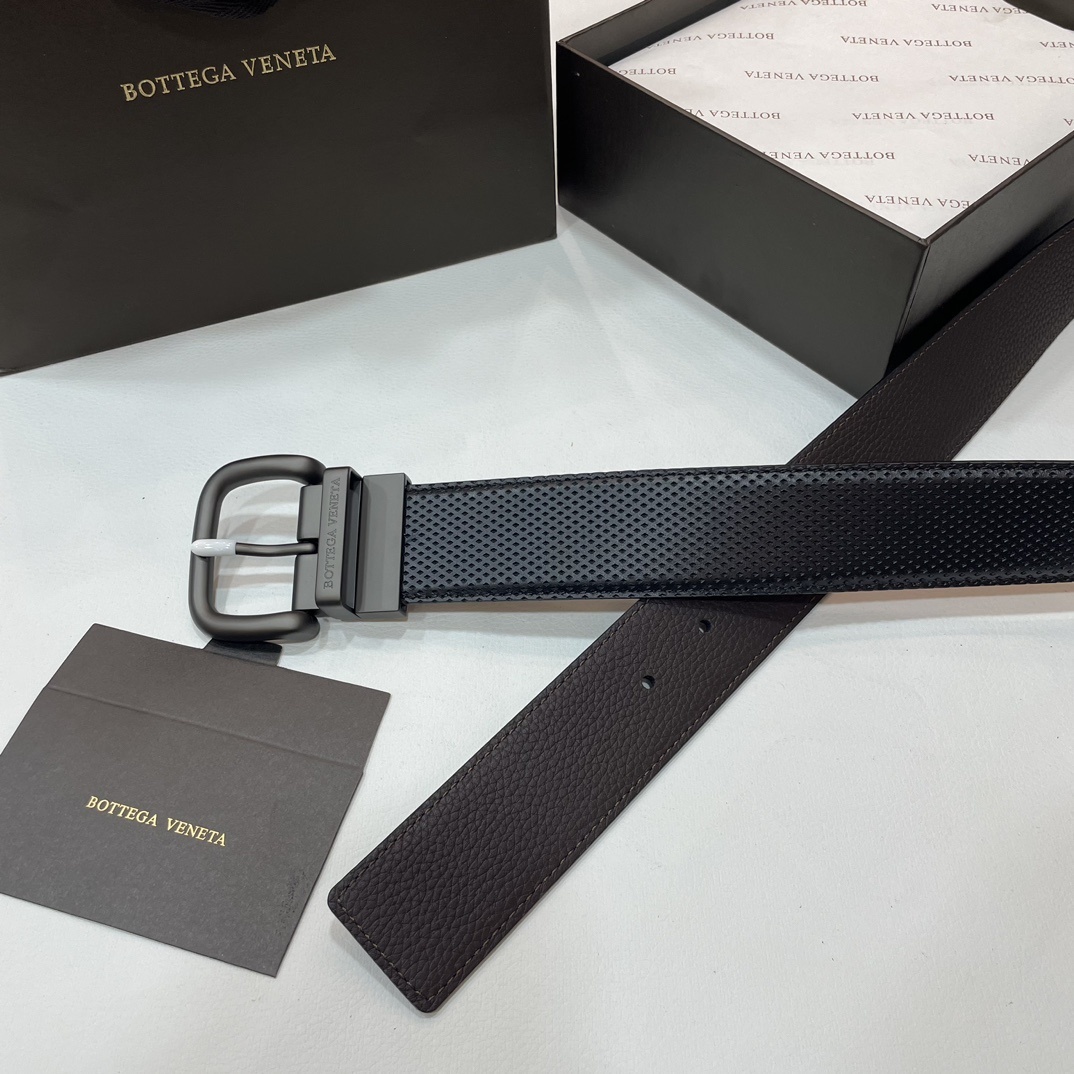 Bottega Veneta Premium Leather Belt - Reversible Buckle