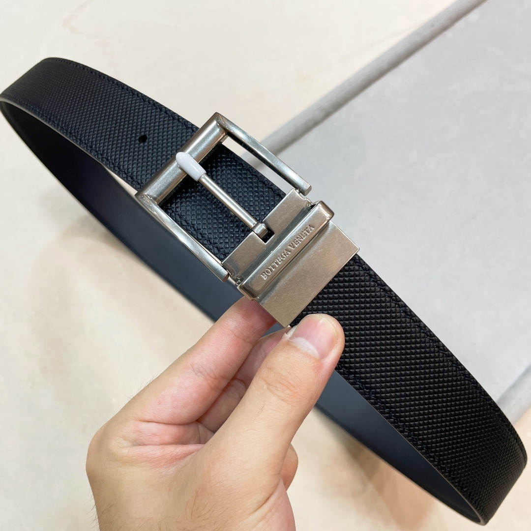 Premium Reversible Leather Belt with Textured and Smooth Sides