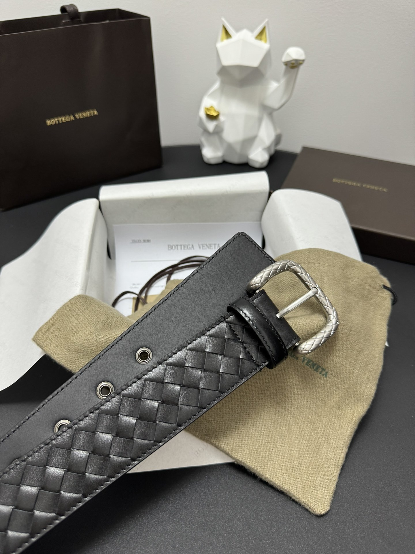 Bottega Veneta Premium Leather Woven Belt - Timeless Elegance