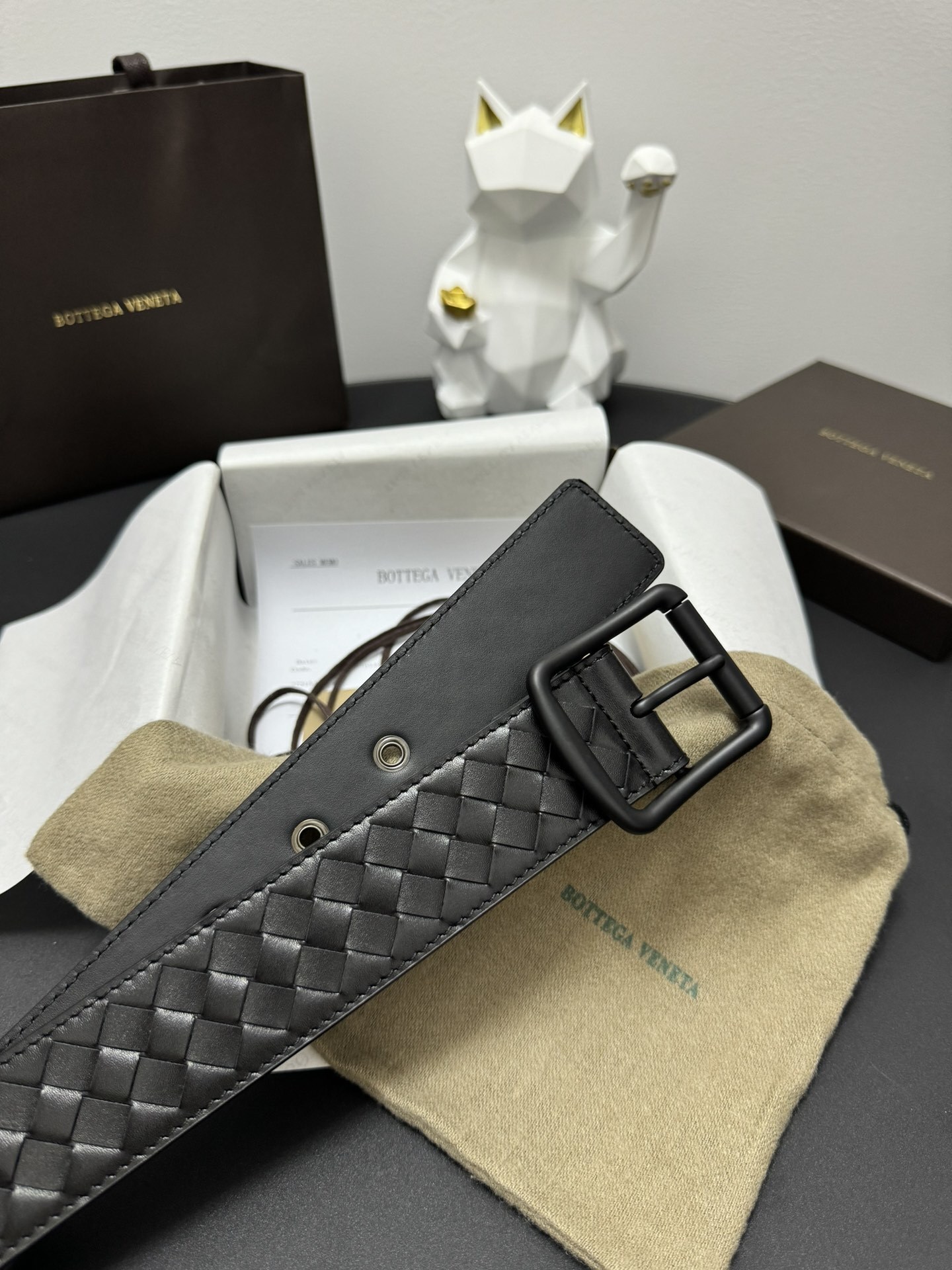 Bottega Veneta Premium Woven Leather Belt - Timeless Style
