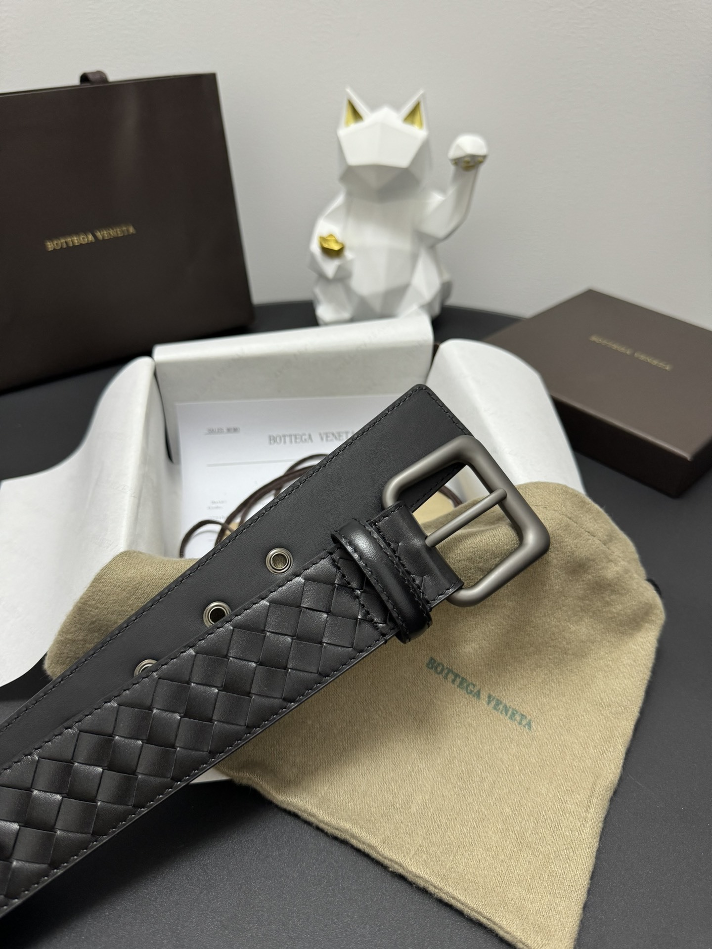 Bottega Veneta Premium Leather Woven Belt - Timeless Elegance